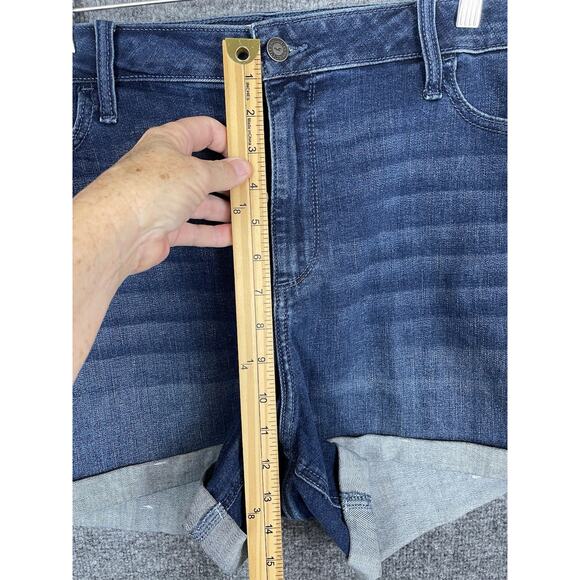NWT Hollister 3” Curvy High Rise Jean Denim Shorts 21 / 20 W35 - Picture 4 of 11